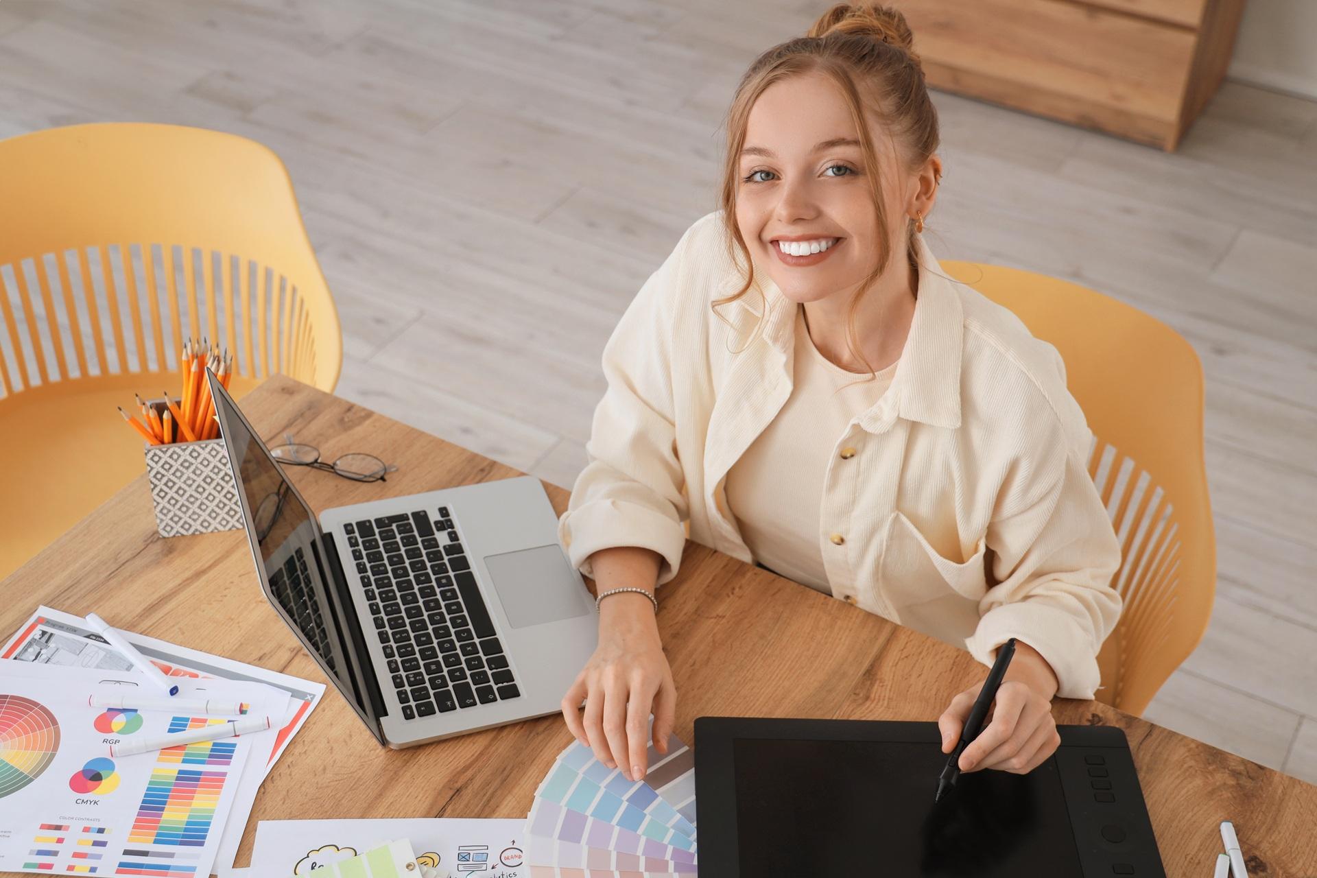 Kreative Konzeptarbeit am Arbeitsplatz | Kita Ausbildung

